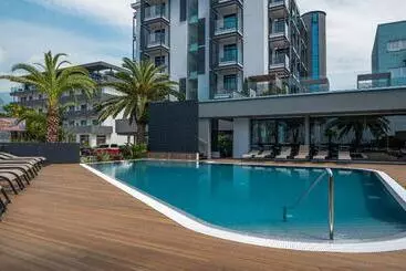 Lake Front Hotel Mirage