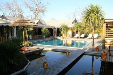 پانسیون La Varangue