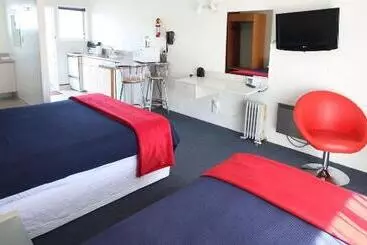 בית מלון כפרי Midway Pacifica Lodge