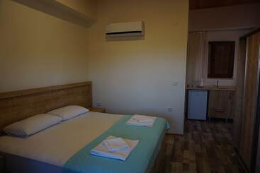 هتل Laz Koyu Konukevi