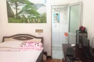 Hostal Huayang Guesthouse