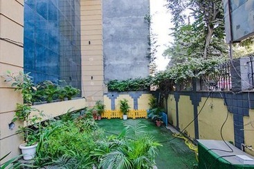 Fabhotel Singh Suite