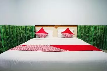 Pensjonat Nur Aziziah Guest House By Oyo Rooms