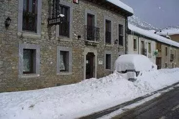 Hotel Rural Huelde