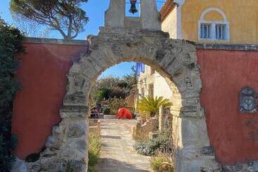 پانسیون Le Clos De L'isle