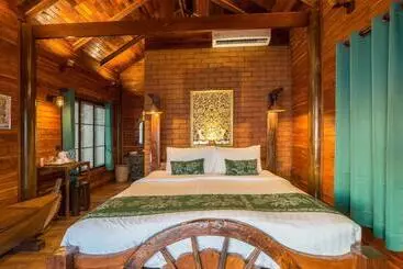 Hotel Koh Jum Ocean Beach Resort