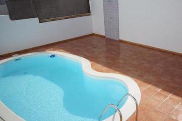 هاستل Surfers Retreat