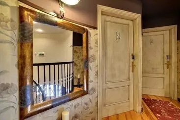 Hostal Rural Txapi Txuri Logis Hotels