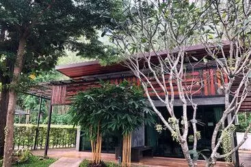 Hotel Baan Suan Leelawadee Resort Nan