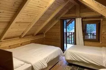 آپارتمان‌های توریست‌ها Tanura Bungalows