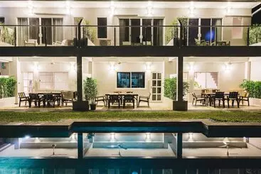 هتل Isara Khao Lak
