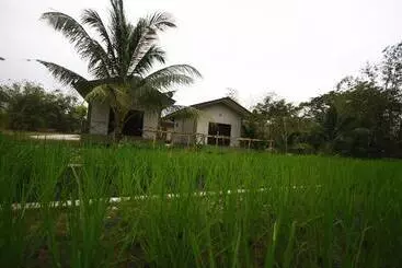 هتل Long Lake Resort