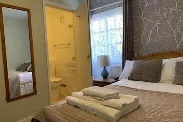 The White Hart Country Inn