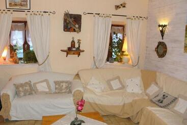 بنسيون Gîte Auberge Les Terres Blanches De Méolans