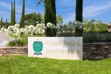 דירות לתיירים Golf Resort & Country Club Saint Tropez
