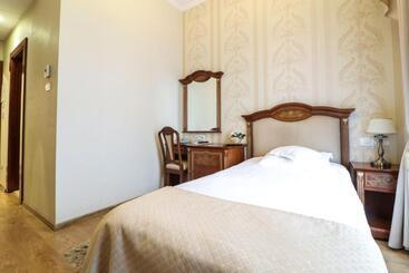 Отель Astoria Grand