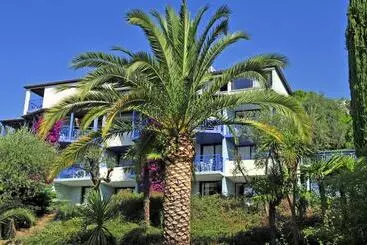 Hotelli Aec Village Vacances   Les Cèdres