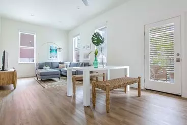 آپارتمان‌های توریست‌ها Sonder  State Suites