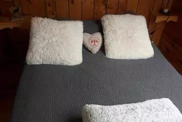 تختخواب و صبحانه Chambre D'hôtes Kiki & Coco
