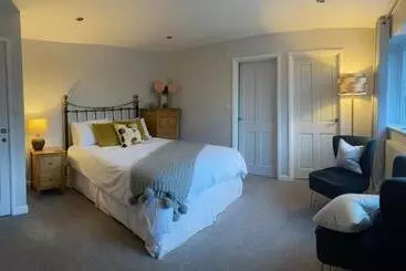 Bed and Breakfast Bricket House
