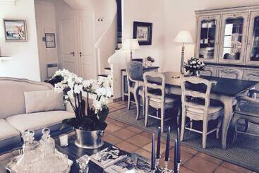 Apartamente turistice La Villa Grimaudoise