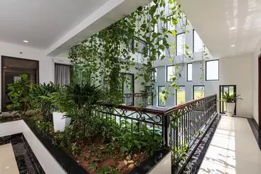 Liberty Hall Tam Coc Hotel & Villa