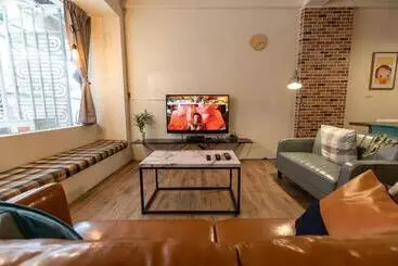 Cozy House Hostel
