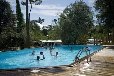 Hotel Camping Huttopia Oleron Les Pins