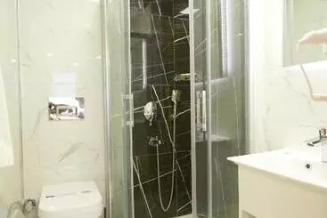 Hotelli Kartal Palace Taksim Square Fami̇ly