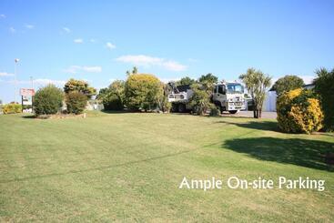 Motel Hi Way Motor Inn