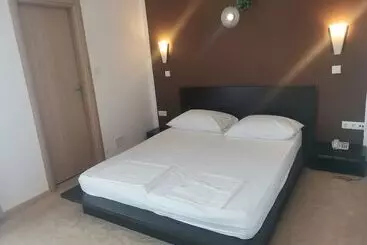 هتل Nikola