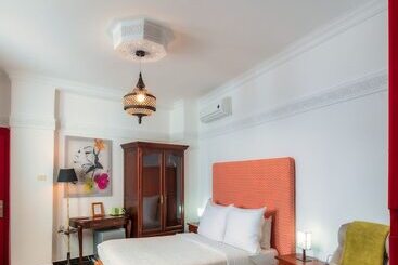 ریاض Ryad A&b Sarai