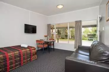 Travellers Inn Motel