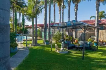 Sandbar Motel