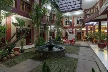 Pension Reddoorz Syariah Near Fort Marlborough