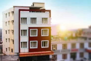 Hotel Ocean Waves Chintpurine International