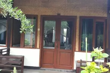 ホテル Laba Laba Bungalow