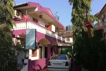 Otel Fabexpress Royal Baga Residency