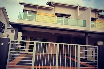 Majatalo Thibas Homestay Sungai Pelek