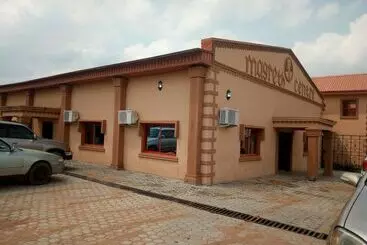 هتل Magreth Event Centre &