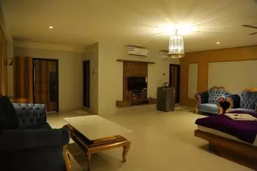 Hotell Santoshi Novatel