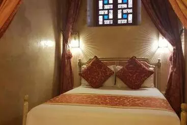 ریاض Sultana Larache
