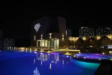 Hotel Baymond
