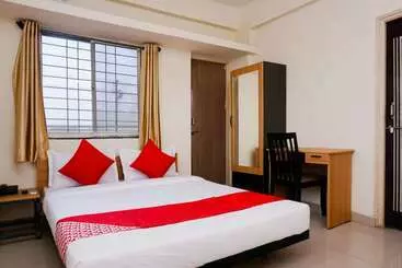 Hotelli Oyo Flagship 22520 Lakeview Lohegaon
