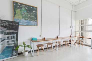 Lantai Dua Jogja Hostel