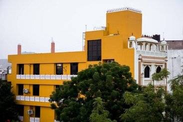 Отель Nahar Singh Haveli