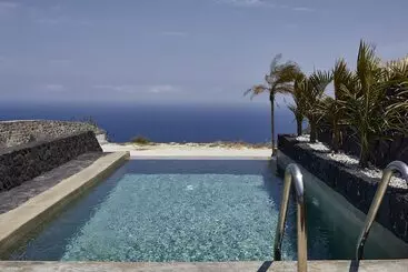 آپارتمان‌های توریست‌ها Theano Cave Suites & Villas