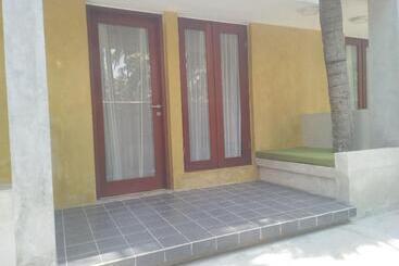 پانسیون Triple Tree Villa