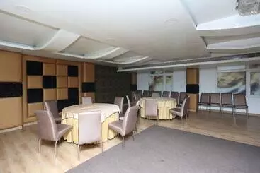 Hotel Capital O 5663 Gs Inn