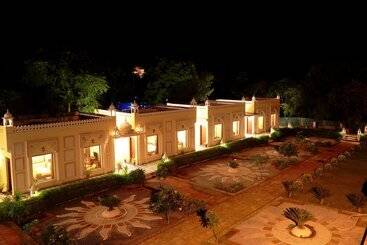Hotel The Rajwada Resort And Spa